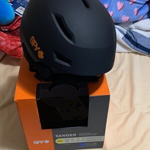 Spy Sender with MIPS ski helmet